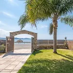 Almyros Sea Front * Míloi