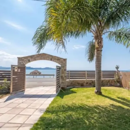 Almyros Sea Front * Míloi