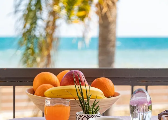 Almyros Sea Front Míloi